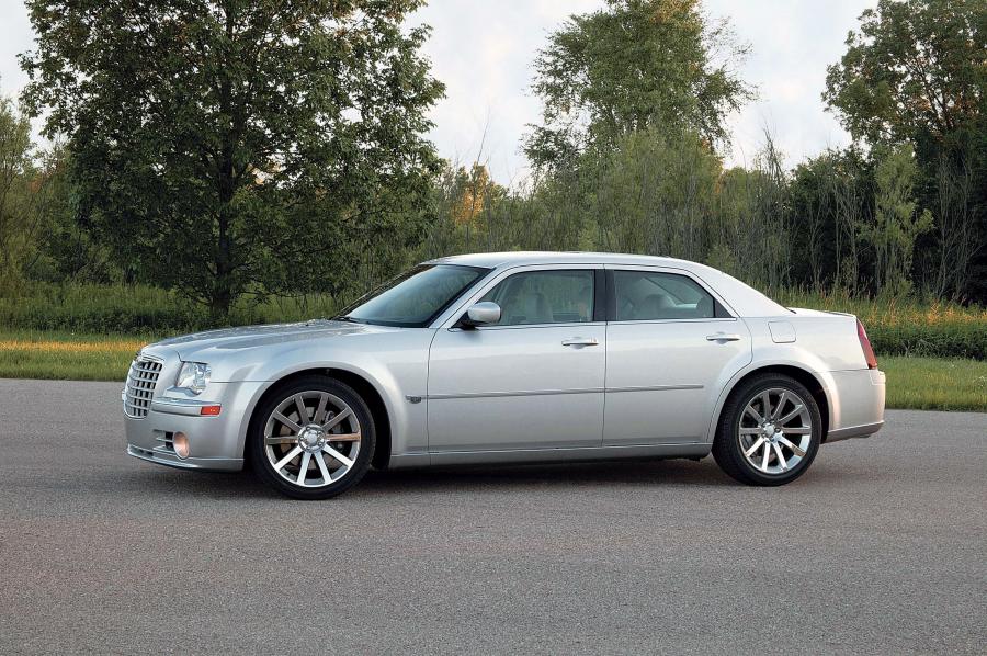  Chrysler 300C SRT8 2004 года  (EU) (фото 36 из 47)